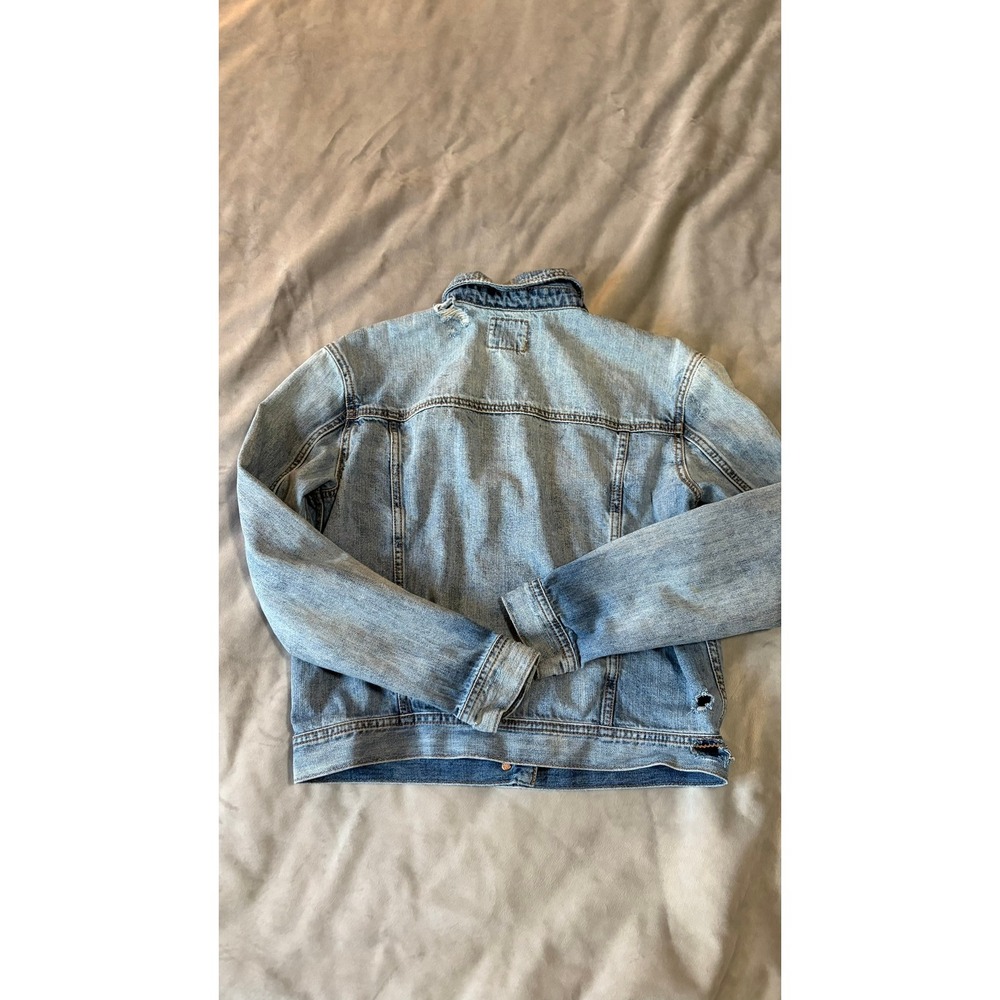 American Eagle Distressed Denim Trucker Jacket Light Wash S - Picture 2 of 6